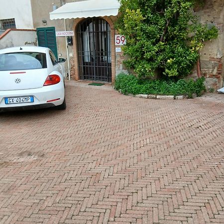 Casa Agostini Apartment Lari Екстериор снимка
