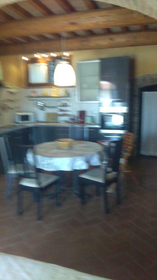 Casa Agostini Apartment Lari Екстериор снимка