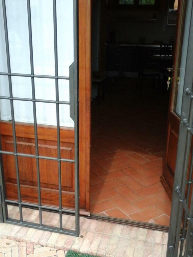 Casa Agostini Apartment Lari Екстериор снимка